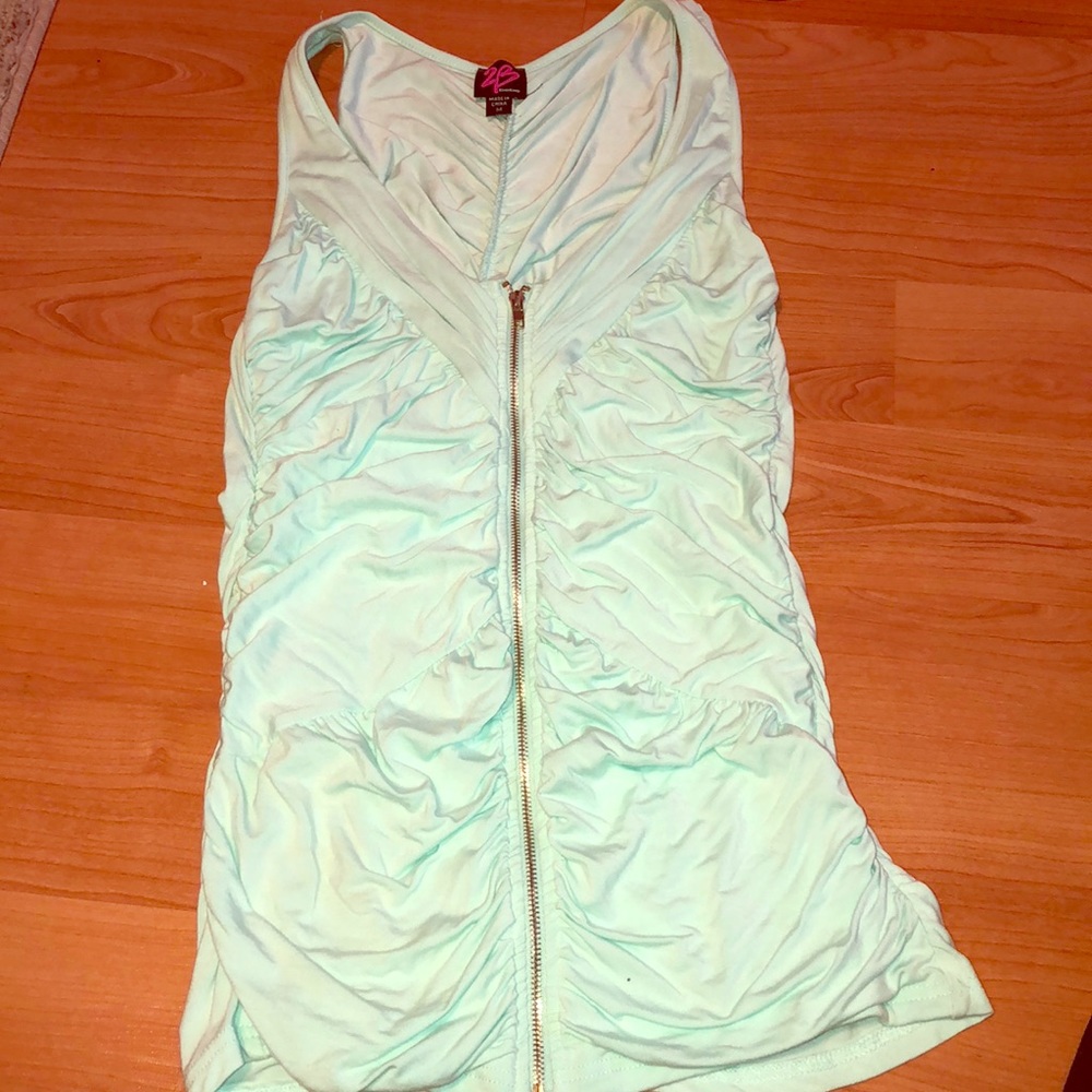 2B Bebe Ruched Top, Size M